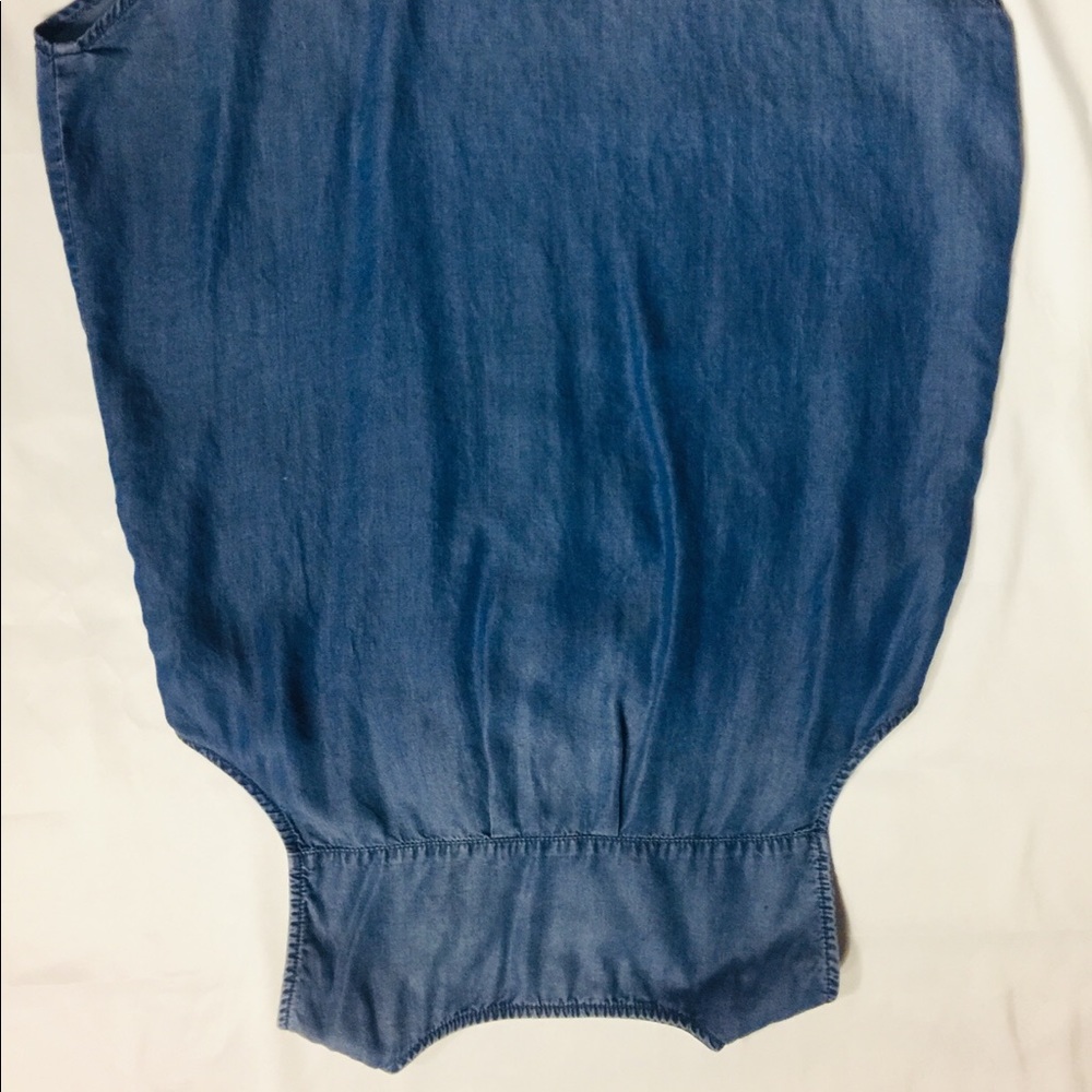 A fashionable denim jean shirt. - Picture 2 of 4